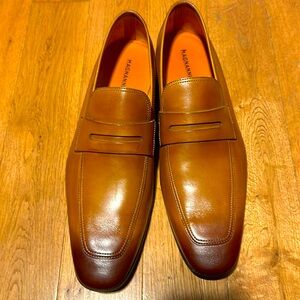 Magnanni slip in loafers. Size 11